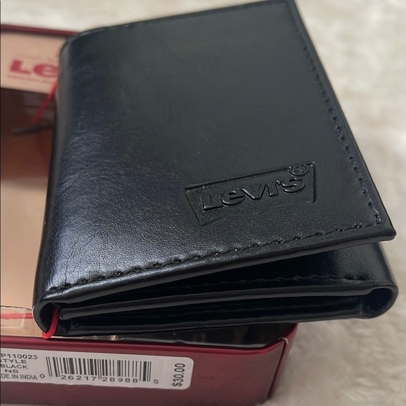 Levi's Black Key & Card Holder Essential Accessory - Picture 5 of 6